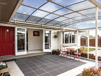 Spacious, Stylish & Perfectly Positioned