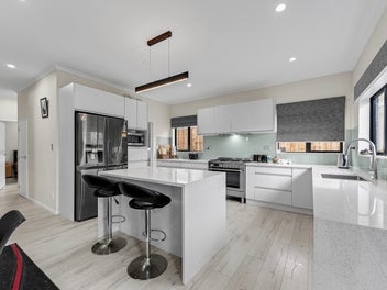 Sophisticated Family Living + Granny Flat