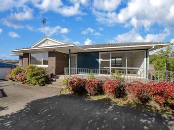Premium East Auckland Location with Potential!