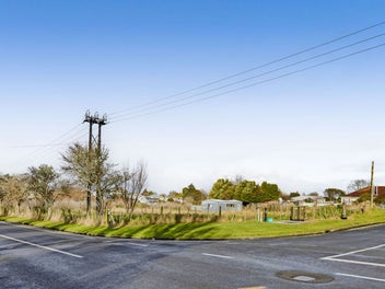 A Rare 4,401m² Corner Opportunity