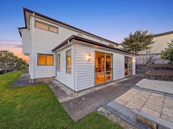 Sun, Space & Sophisticated Family Living