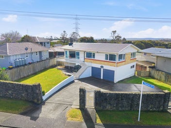 Solid Brick, Big Land & Views