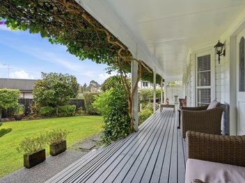 Simply Stunning Family Home in Chatswood!