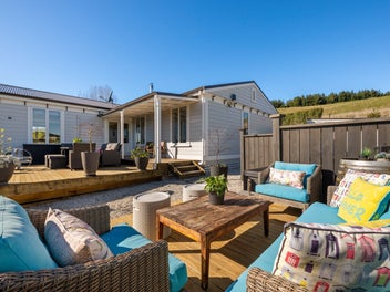 Elevated views, large shed and space