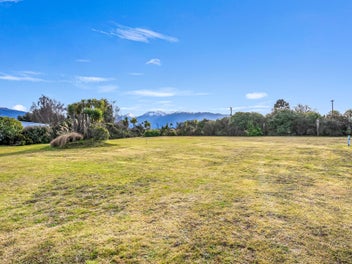 Lake & Mountain Views in private setting