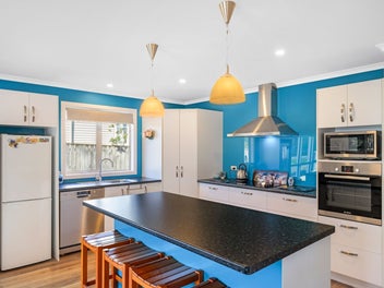 2-Bedrooms + Office with Garage & Carport