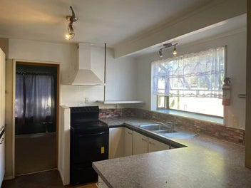 Image 1 of 7