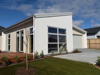 House & Granny – Turnkey & Income Potential!