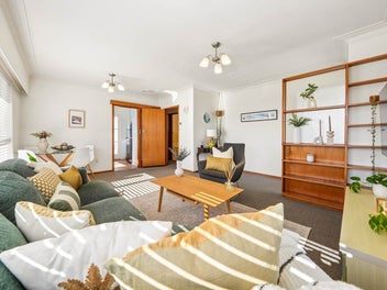 Solid Brick & Tile – Space, Sunshine & Comfort!