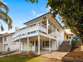 MHS OPPORTUNITY + SEA VIEWS!
