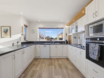 Exceptional Family Living with All the Extras