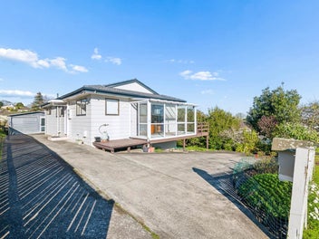 Fabulous Family Living in a Handy Location