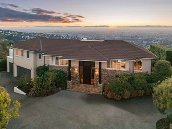 Prestige living above the city