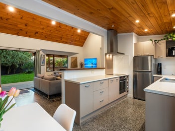 Auction Tues | Freehold. North-Facing. Full Charm
