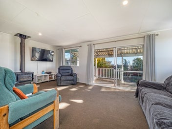 Rare five-bedroom family living