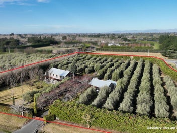 Luxury dual living on 1.55 hectares