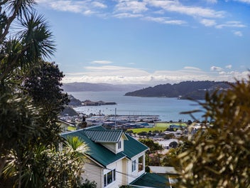 STUNNING SEA VIEWS, SUN & SOPHISTICATION