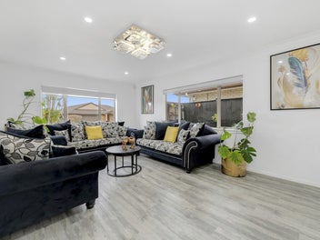 FULLY RENOVATED FAMILY GEM
