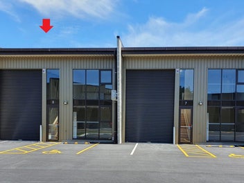 Image 1 of 4