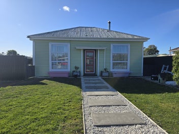 Available Now ready to move in.