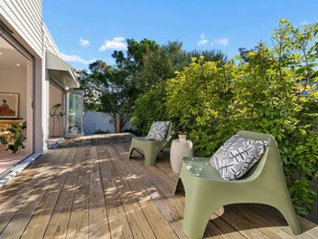 AFFORDABLE & FREEHOLD | WEST LYNN VILLAGE