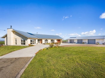 Panoramic Views & Sustainable Living