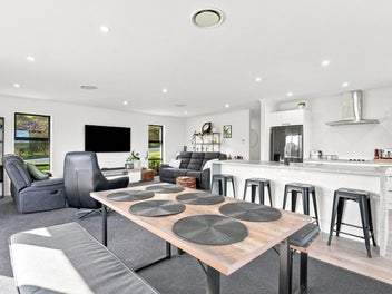 Views for days, comfort for life in Cracroft Drive