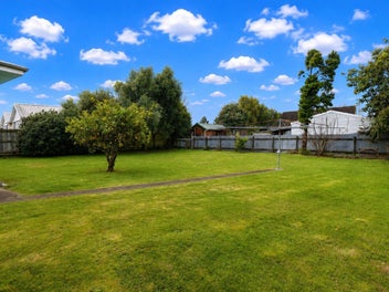 Large 1100m2 (approx) section - 2 bedroom home!