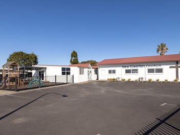 Premium corner landholding with potential