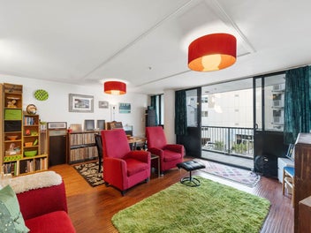 Must See! Huge Bargain Buy with Carpark