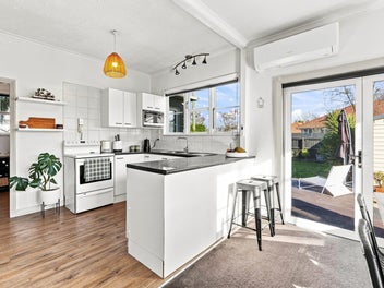 4-Bed Starter - City-Fringe!