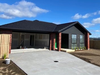 STRIKING STREET APPEAL_READY TO MOVE IN, SEPTEMBER