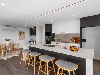 Modern, Sunny & Effortless Living