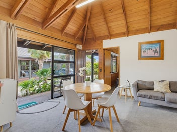 Laidback Living in the Heart of Tairua