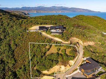 A Rare Coastal Landholding