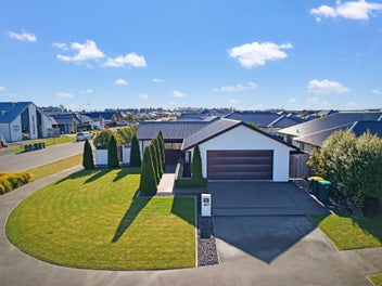 A Stunning Family Home to be Envied.