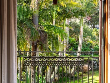 Twin Residences. Singular Craftsmanship.