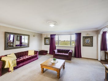 Entertain with ease and enjoy space to spread out.