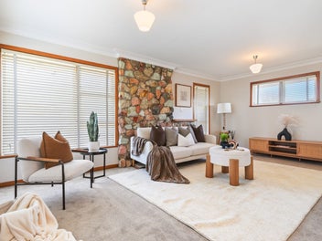 A Timeless Mid-Century Modern Classic