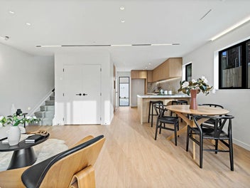 Contemporary Living, Exceptional Location