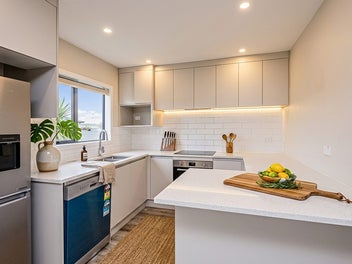 CHEAPEST 4 BEDROOM IN TAKANINI - QUICK SALE
