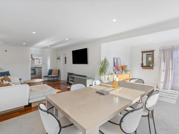 Easy Living, Well Positioned