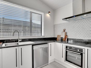 Beautifully Renovated Lock & Leave in Top Location