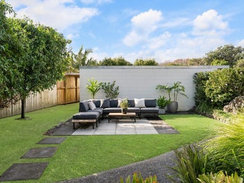 Renovated. Freehold. Single Level!