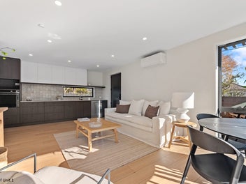 High-Spec, Freehold and in the Cashmere High Zone