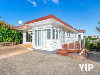 Home & Income with a View? YIP!
