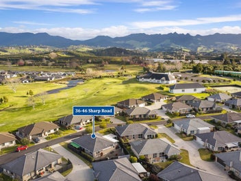 Golf Cart and Clubs Included!