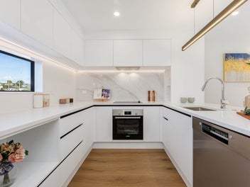 Brand new freehold townhouse in Double Westlake