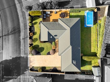 Eight Hundred Square Metres Of Saturday