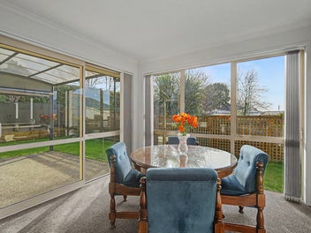 Modern Townhouse - Easy Care Living